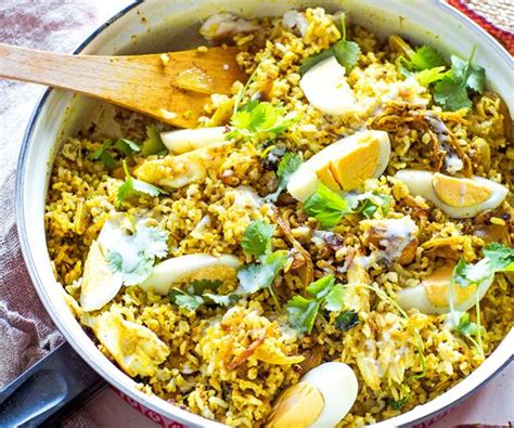  Kedgeree? A Symphony of Savory Smoked Fish and Creamy Comfort Food