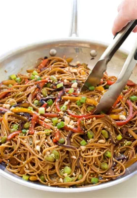  Spicy Fried Noodles with Pickled Vegetables: Can You Handle the Umami Explosion and Tangy Crunch?